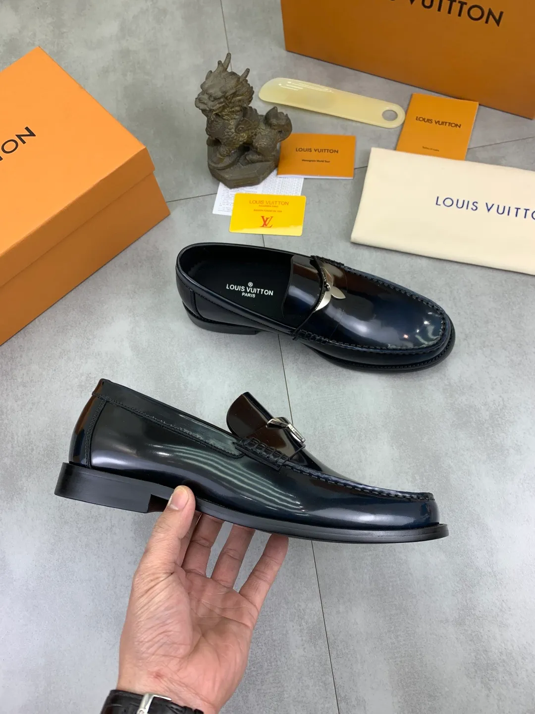 Men's men's shoes 💰P542 New style 💶[LOUIS VUITTON] Water-dyed Niuli Original order New style 🍀LV Louis Vuitton *——Top version of LV classic leather shoes! Made of imported original calfskin, original leather side strips and wear-resistant high-end rubber outsole! High quality products! Color: 3️⃣optional Size: 38-44 (45 customized)